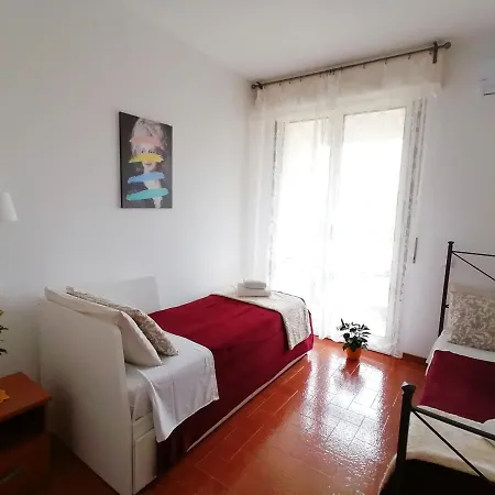 Casa Doina Airport Apartment Pisa